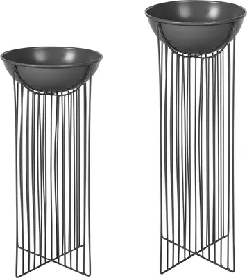 Produktbild von BELIANI Blumentopfständer 2er Set Schwarz Metall 45 u. 55 cm Hoch Rund ⌀ 22 cm auf Beinen mit Topf Modern Blumenständer für Innen- u. Außenbereich