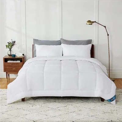 Obrázok produktu pre Uniqoos® Celoročná prikrývka 155 x 220 cm – vhodná na všetky ročné obdobia, 100% polyesterový poťah a výplň, 300 g/m², krabicový vzor, priedušná, vhodná pre alergikov
