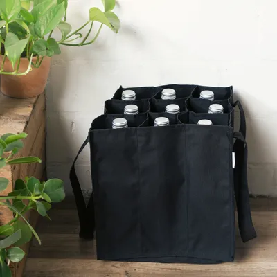 Produktbild von Navaris Bottlebag 9 Fächer Flaschentasche - 27 x 27 x 27 cm Flaschen Tasche schwarz reißfest - 9er Tragetasche waschbar - Flaschengröße bis 1,5L