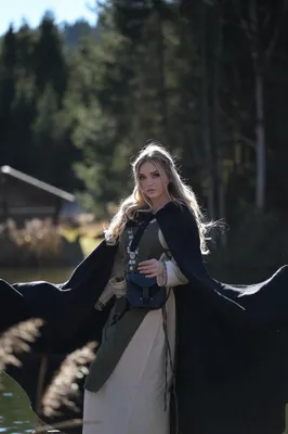 Produktbild von Wikinger-Überkleid Grün "Aleiga" SM