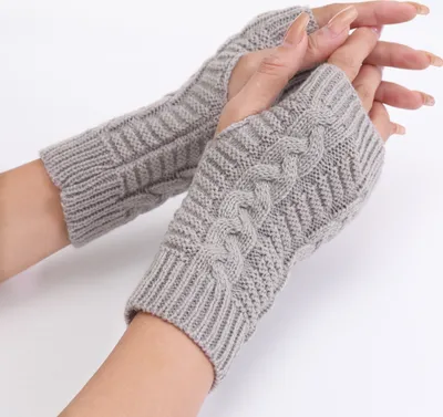Produktbild von INF Gestrickte Halbfingerhandschuhe