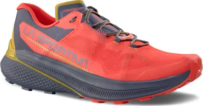 Trailrunning-Schuh Prodigio von La Sportiva in leuchtendem Rot mit grauen und gelben Akzenten.
