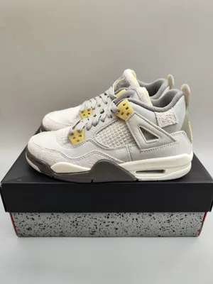 Produktbild von Jordan 4 Retro SE Craft Photon Dust (GS) - EU 36.5