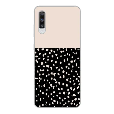 Produktbild von MuchoWow® Handyhülle Schutzhülle Hülle für Samsung Galaxy A70 Polka dots - Beige - Schwarz Silikon Softcase Handy Hülle - Schutzhaube