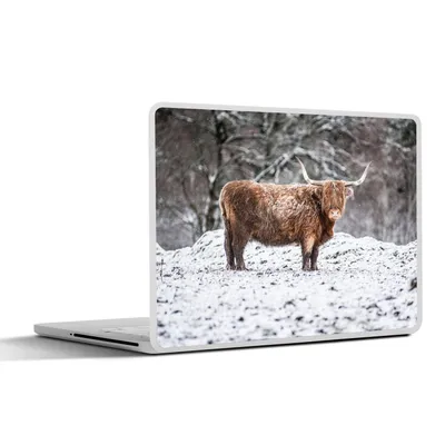 Produktbild von MuchoWow® Laptop Aufkleber Sticker Cover Schottischer Highlander - Baum - Schnee 25x18 cm - Laptop-Deko
