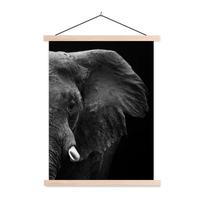 Produktbild von MuchoWow® Textilposter Tiere - Elefant - Wild - Schwarz - Weiß 60x80 cm mit holzfarbenen Rahmen - Wandbild