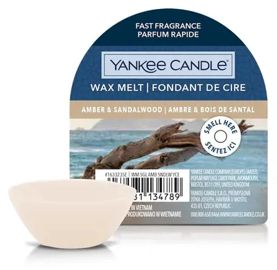 Productafbeelding van Yankee Candle Amber & Sandelhout: Ronde vorm, wit, amber, sandelhout, kardemom, peper, tonkaboon, amber, karamel, lavendel, cederhout, patchouli, sandelhout, vanille