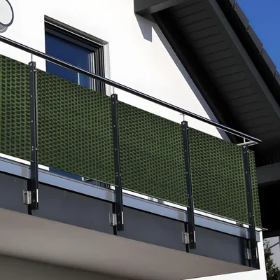 Produktbild von NYVI Polyrattan Balkon Sichtschutz Privafence 100x300 cm Grün - Wetterfeste Balkonbespannung - UV-fest, Witterungsbeständig, 100% Blickdicht - Balkonumspannung Balkonumrandung 1x3 m