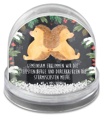 Produktbild von Mr. & Mrs. Panda Schneekugel Weihnachten Igel händchenhaltend - Kreidetafel - Geschenk, Weihnachts, Hand in Hand, Love, Verknallt, Liebe, Ehe, Freundin, schnee kugel