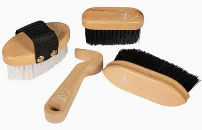 Image de Set de 4 accessoires de pansage en bois pour hobby horse