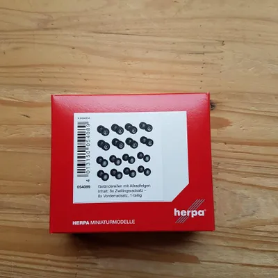 Immagine prodotto di Herpa 1/87 054089 Pneumatici per fuoristrada, 8 pezzi - NUOVO