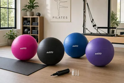 Imagen del producto de Pelota de Pilates de 65 cm, color violeta, versátil, ideal para yoga y fitness