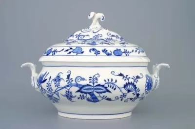 Produktbild von Český porcelán, a.s., Dubí Mísa polévková oválná s víkem s výřezem, 3,00 l, cibulák, Český porcelán