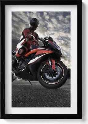 Produktbild von Mann auf einem Motorrad– Wandbild mit Rahmen – Gerahmtes Bild  – Wanddekoration – 40x60 cm –  Schwarz