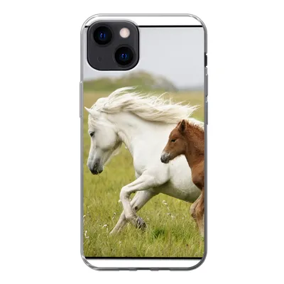 Produktbild von MuchoWow® Handyhülle Schutzhülle Hülle für iPhone 13 Pferde - Tiere - Gras Silikon Softcase Handy Hülle - Karteninhaber