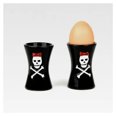 Produktbild von Eierbecher im Totenkopf-Design 2er Set – Schwarz/Weiß | Deko für Frühstück und Küche | Eierhalter aus Keramik