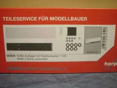 Productafbeelding van herpa 084529 - Aanhanger met bagageruimte en palletkasten