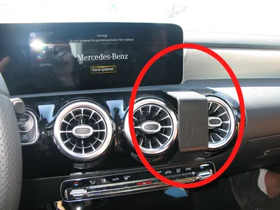 Produktbild von Brodit ProClip Fahrzeughalter 855423 - Winkelbefestigung - Mercedes Benz A-Klasse 18-24, Mercedes Benz CLA-Klasse 19-24, Mercedes Benz CLA-Klasse 19-23 und weitere
