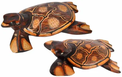 Produktbild von Schildkröte KURA, handgeschnitzt und bemalt, Grösse:ca. 15 cm