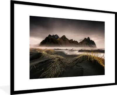 Produktbild von MuchoWow® Gerahmtes Poster Norwegische Berge und Fjorde 90x60 cm - Poster mit Schwarzem Bilderrahmen Wandposter Rahmen Foto Bilder - Wanddekoration - Fotos