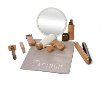 Produktbild von Frisierset für kleine Friseure, aus Holz, 9-teilig, mit 16 cm Spiegeldurchmesser und Aufbewahrungstasche