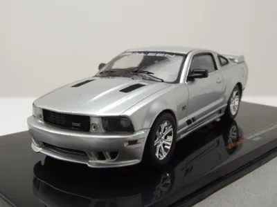 Produktbild von ixo models CLC535 Ford Mustang Saleen S281 2005 grau metallic 1:43