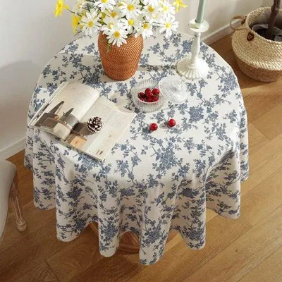 Produktbild von Famanu Tischdecke – Rund, Blaues Blumenmuster – 152,4 cm