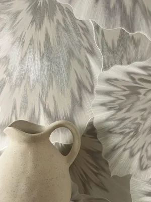 Produktbild von NEWROOM Tapete Petricca Taupe Vliestapete - Natur Blumen Blätter Germany