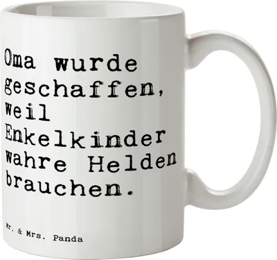 Produktbild von Mr. & Mrs. Panda Teetasse Oma wurde geschaffen, weil... - Weiß - Geschenk, Beste der Welt, Trinkbecher, Tasse, Enkelkinder, Kaffeetasse, Pott, Sprüche, Omi, Großeltern