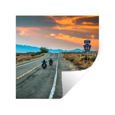 Produktbild von MuchoWow® Wandtattoo Wandsticker Wandaufkleber Zwei Motorräder auf der Route 66 100x100 cm Selbstklebend und Repositionierbar - Wierderverwendbar - Selbstklebend