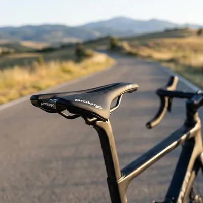 Produktbild von Prologo Akero R Fahrradsattel 160 mm Schwarz - Komfortabler Sattel für lange ...