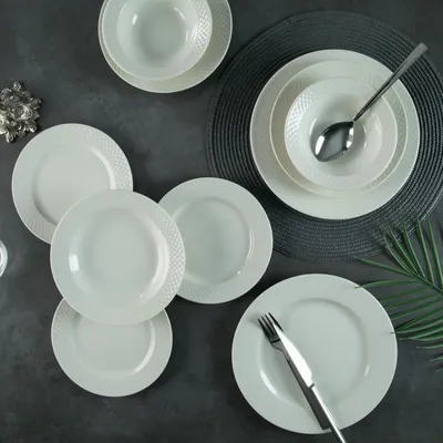 Obrázok produktu pre Hermia Concept, kvalitná 24-dielna jedálenská súprava zo 100 % porcelánu, biela | 6 servírovacích tanierov (25 x 25 cm), 6 tanierov na koláče (19 x 19 cm), 6 tanierov (19 x 19 cm), 6 misiek (14 x 14 cm) | Vhodné do umývačky riadu a mikrovlnnej rúry.