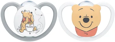 Produktbild von NUK Disney Winnie Space Puuh Silikon-Schnuller 10176256 | 6-18 Monate | 2 Stück
