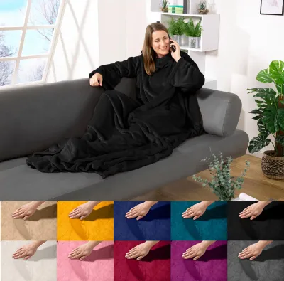 Produktbild von heimtexland ® Ärmeldecke TV Kuscheldecke mit Ärmeln Taschen Fußsack Super Soft Flanell tragbare Decke Ganzkörperdecke Typ870 Schwarz 180x150 cm
