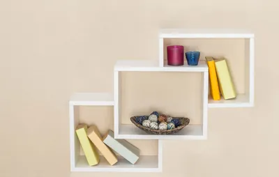 Produktbild von Wandregal Massivholz weiß lackiert mit 3 Fächern 66x88x20 cm (HxBxT)