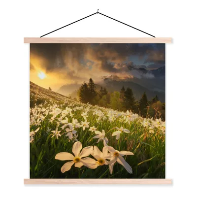 Produktbild von MuchoWow® Textilposter Blumenfeld - Hügel - Sonnenuntergang - Berg - Natur - Weiß - Hügel 120x120 cm mit holzfarbenen Rahmen - Textil-Poster