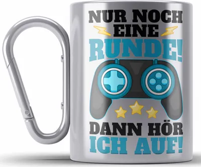 Produktbild von Trendation - Gamer Edelstahl Tasse Karabiner Geschenk Jungen Zocker Mitbringsel Männer Edelstahl Tasse Karabinern Zocken Gaming Geschenkideen Kinder PC Zubehör Spruch Lustig (Silber)