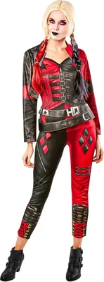 A woman wearing a Harley Quinn costume.