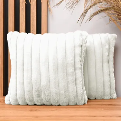 Produktbild von MG Design 2er Set Kissenbezüge 35 x 35 cm in Weiß - mit Reißverschluss, langflorige Fell-Haptik, weich & Cosy, pflegeleicht