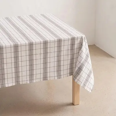 Zdjęcie produktu dla bawełniany obrus żakardowy GAMUSI – plamoodporny wzór w kratkę „STOKKEN” – elegancki obrus na stół jadalny