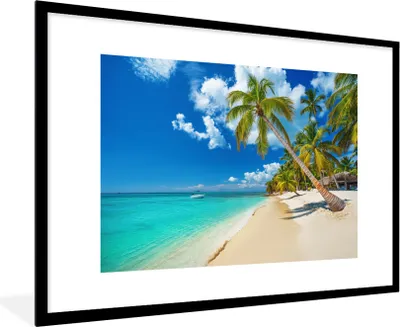 Produktbild von MuchoWow® MuchoWow® Gerahmtes Poster Strand - Meer - Boot - Palme 90x60 cm - Poster mit zchwarzem Bilderrahmen - Wanddekoration - Fotos