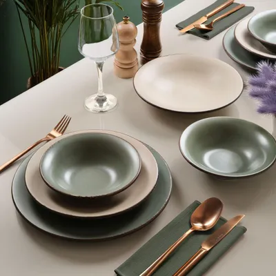 Obrázok produktu pre Hermia Concept, kvalitná 12-dielna jedálenská súprava zo 100 % porcelánu, farby béžová a piesková | 6 servírovacích tanierov (25 x 25 x 2 cm), 6 tanierov (20 x 20 x 4 cm), 6 misiek (15 x 15 x 4,5 cm) | Vhodné do umývačky riadu a mikrovlnnej rúry.