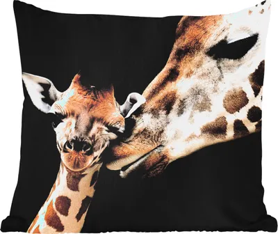 Produktbild von MuchoWow® Outdoor Kissen - Giraffe - Tiere - Schwarz - Porträt - Tiere - 50x50 cm - Wetterfest - Lounge Kissen - Komfortabel - Kissen mit Bild