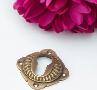Produktbild von Schlüsselrosette für Haustüren(einzeln) - zeitloses Design |PZ| Messing patiniert