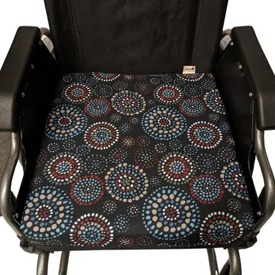 Produktbild von SENIORI Rollstuhlkissen Sitzkissen für Rollstuhl Sitzerhöhungv 42 x 42 x 8 cm Antidekubitus Kissen mit doppelter Schaumstoffschicht (1K. Kreise)