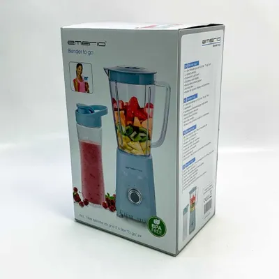 The image shows the packaging of a blender.