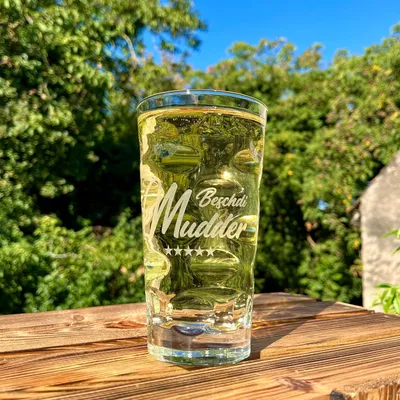 Produktbild von Beschdi-Mudder-Dubbeglas – das Schorleglas für die beste Mutter aus der Pfalz mit milchigem Aufdruck