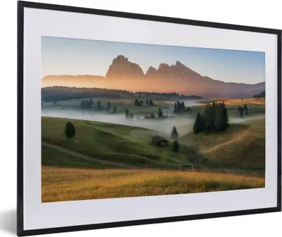 Produktbild von MuchoWow® Gerahmtes Poster Berg - Nebel - Landschaft 60x40 cm - Poster mit Schwarzem Bilderrahmen Wandposter Rahmen Foto Bilder - Schlafzimmer - Plakat in Rahmen - Drucken