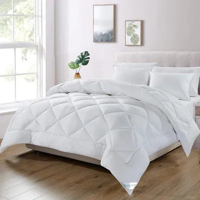 Produktbild von Famanu Bettdecke 240x220 cm - 4-Jahreszeiten, atmungsaktiv, super weich, weiß