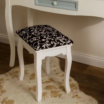 Immagine prodotto di Pouf romantico LEAGUE, colore nero